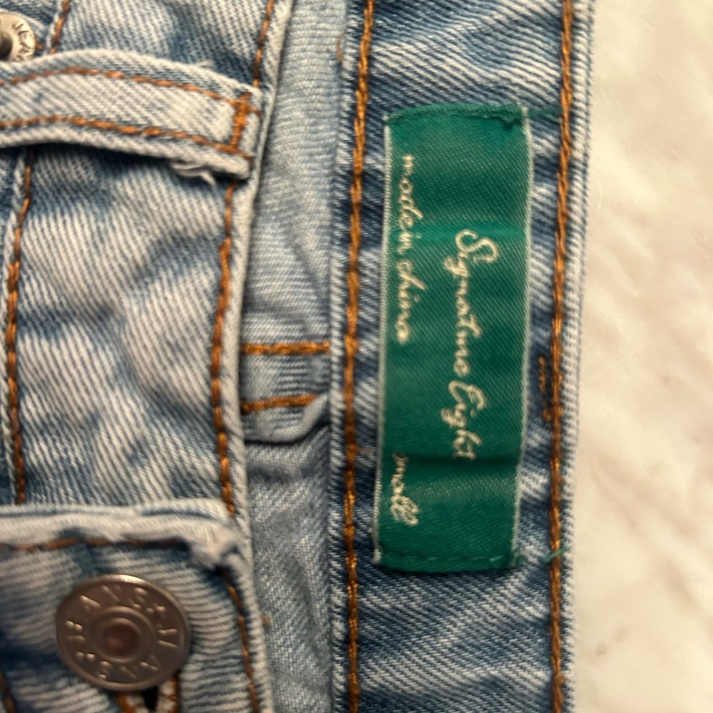 Signature Eight Jean Shorts